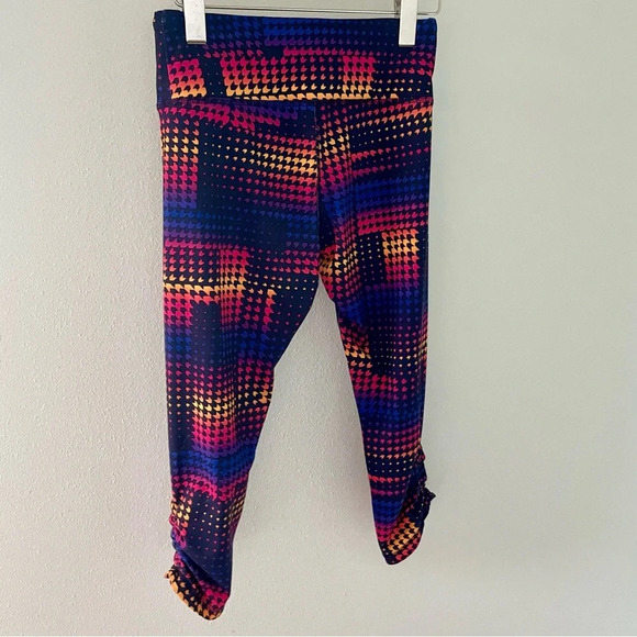 Brooks Greenlight Capri Tights Leggings in Sunset Maze size small - Picture 6 of 12